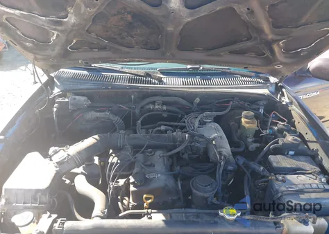 1998 Toyota Tacoma from USA, damaged, VIN 4TAVL52N6WZ164842